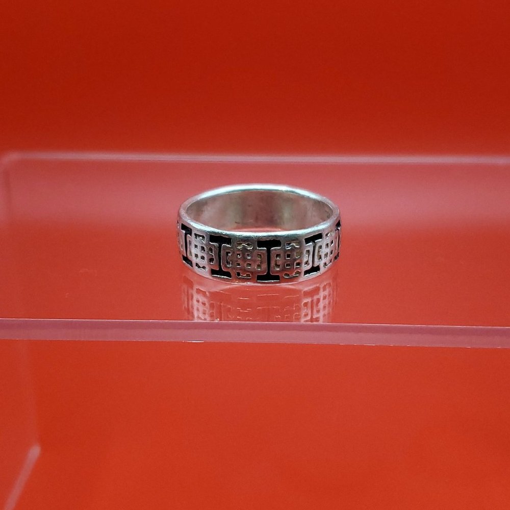 Size 11 925 Sterling Silver Odd Pattern Large Ring
